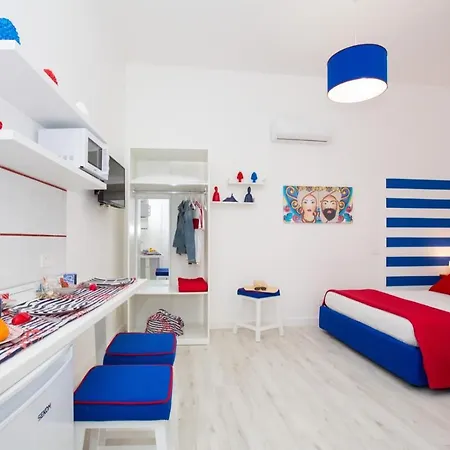 Happy Flat On The Sea *