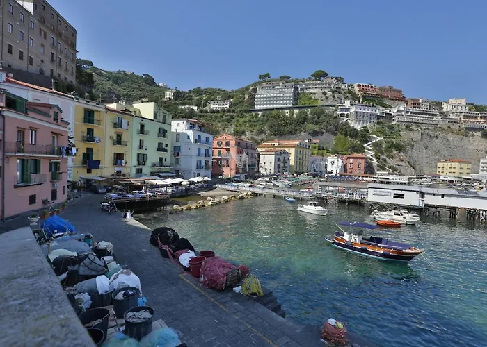 Happy Flat On The Sea *